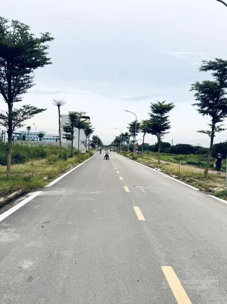 Đầu tư! bán đất đấu giá huỳnh cung 79m, trục chính, kinh doanh, vỉa hè giá 16.8 tỷ.