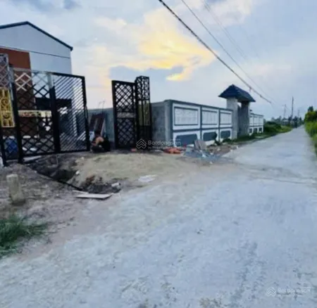 Bán đất thổ cư 5x45 đường đan xe tải sổ thể hiện đường 6m phía trước giáp kênh thoát mát