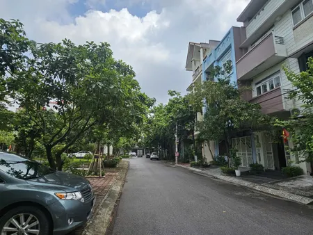 Bán 97m đất sẵn nhà xây thô 4 tầng. Khu đô thị an huy. Nhìn vườn hoa. Phường vũ ninh bắc ninh