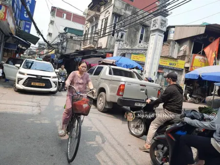 Bán nhà lô góc mặt phố nam dư 200m2 x 21 tỷ x ô tô tránh x kinh doanh bất chấp ngành hàng