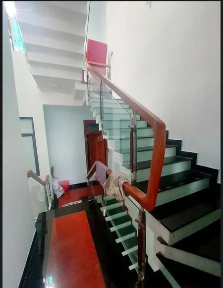 Nhà đẹp ở ngay 150m ra biển đường 10.5m. đường hồ thấu sơn trà đà nẵng.