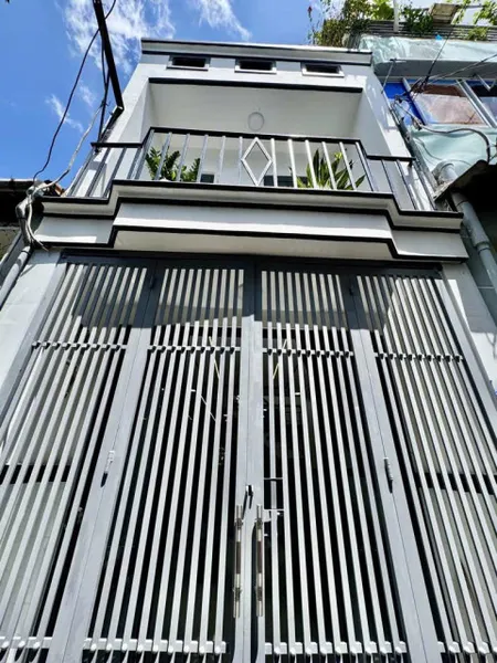 Nhà 2 tầng 32m2, Vuông – Nguyễn Duy Cung QV
