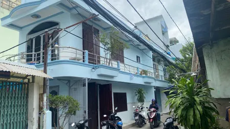 CHÍNH CHỦ CHO THUÊ NHÀ NGUYÊN CĂN 100m2 – CÓ BAN CÔNG – HẺM XE HƠI