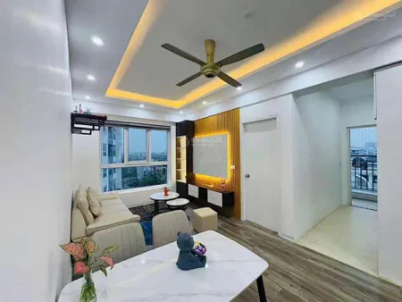 Cần bán căn chung cư tầng trung đẹp dt 68m2 2pn,2vs gần hồ điều hoà trung tâm mát mẻ thoáng mát