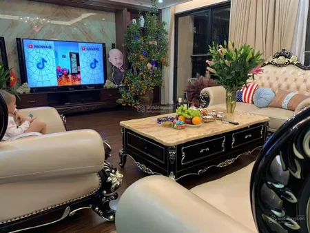Tôi chính chủ bán ch 2pn2wc, dt 72m2, tòa rivera park 69 vũ trọng phụng, giá 6,4 tỷ. 0523 681 ***