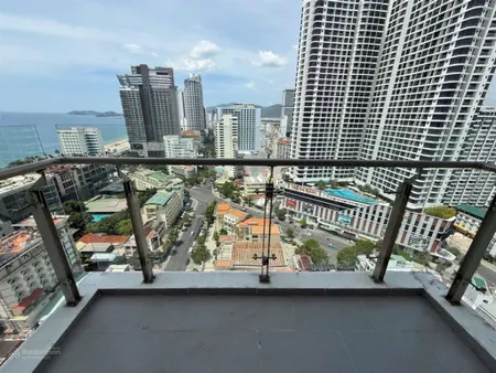 Bán căn góc ban công trực diện biển siêu đẹp toà ariyana trung tâm nha trang