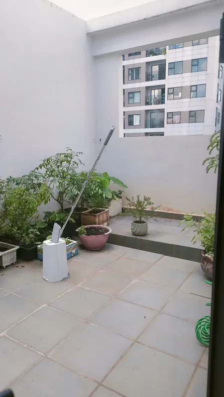 Bán căn hộ 69,5m2 có SÂN VƯỜN Vinhomes Q9