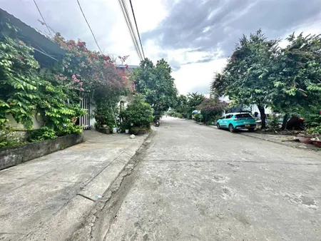 Bán nhà khu tái định cư vĩnh hiệp tây nha trang. đường rộng 13m cách trục võ nguyên giáp 200m