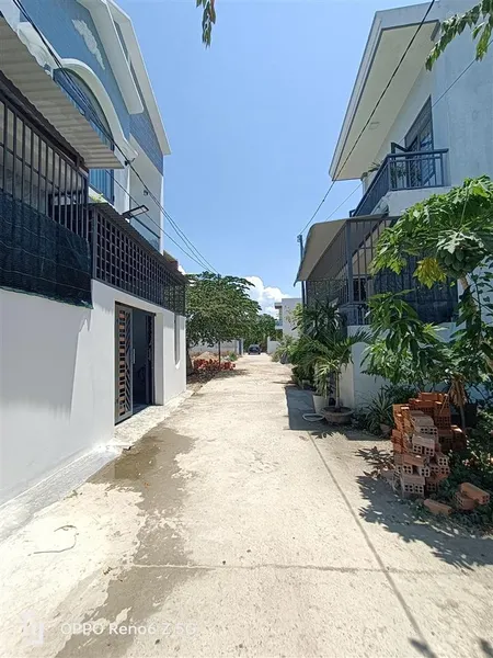 Nhà đẹp 2 tầng mới 100% thị trấn diên khánh,đường ô tô bê tông 4m.