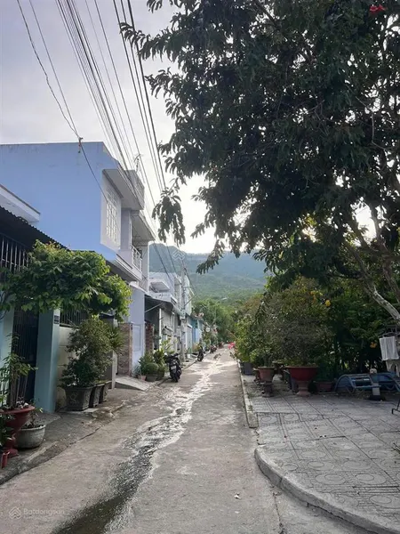 Cần bán nhà cấp 4 tdc đất lành phường nam nha trang. đường 5m view công viên