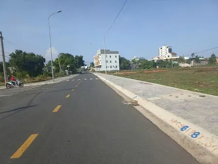 Cần bán 1 lô mặt tiền Hồ Tri Tân Bà Rịa ngay vòng Xoay Vũng Vằn