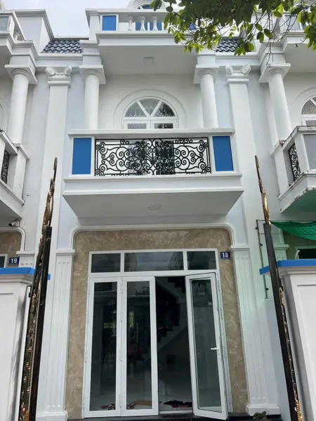 🏡 NHÀ MỚI 100% – ĐƯỜNG SỐ 8, KDC 5A
📍 Gần chợ Nhóm, FPT School, tiện ích đầy đủ – KDC yên tĩnh, an ninh tốt