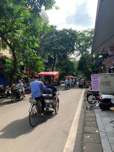 Hàng vip phố hàng lược, mặt tiền hơn 10m, lô góc, vỉa hè, kinh doanh bất chấp mọi mặt hàng