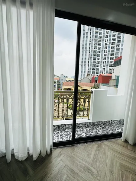 Chính chủ bán nhà mặt phố khu đền lừ. 40/44m2 7 tầng xây mới view chung cư, kinh doanh sầm uất