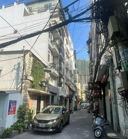 Toà nhà ngay 2 mt ngang 8m đường trần hưng đạo quận 1, khu phố tây. hđt 65tr/1th giá bán 23 tỷ tl