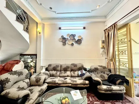 Giáp quận 1 2 tầng 4 pn chính chủ lâu đời thiện chí bán nhanh thương lượng tốt