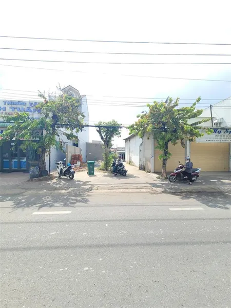 Bán đất 11.3x45m, mặt tiền đường đt 743c p. tân đông hiệp gần vincom 550