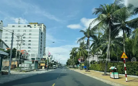 Bán đất 140m2 full thổ cư mặt tiền nguyễn đình chiểu, hàm tiến khu phố tây giá tốt