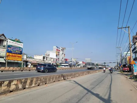 Bán 181m2 đất mặt tiền ql51 rộng rãingay chợ long thành.phong thuỷ tốt thu hút tài vận. giá 2tỷ830