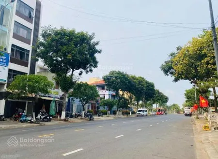 Cc cần bán gấp lô đất mt đường (15m) trịnh đình thảo, gần cv thanh niên. dt 122m2 giá 9.9 tỷ tl