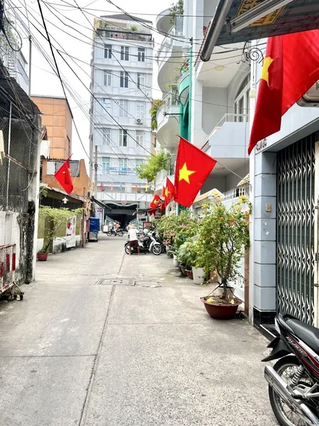Ngay sát chợ Tân định HXH thông ra các dường 150m nhỉnh 15 tỷ TL