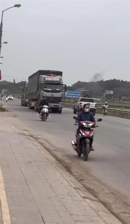 Kinh doanh bất chấp đường nhiều ô tô tránh 647m2 bán đất thị trấn vôi lạng giang bắc giang
