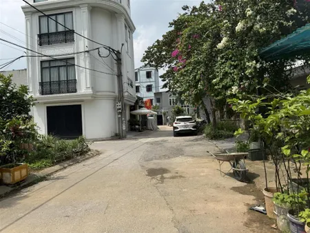 Cần tiền bán gấp lô đất 79,5m2 tại khu đấu giá x3, thạch bàn, trục đường chính.