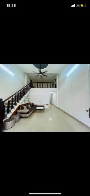 CHO THUÊ NHÀ 145M² – HẺM NGUYỄN KHUYẾN, VĨNH HẢI – FULL NỘI THẤT  • Nhà cấp 4, 4 phòng ngủ, 2 WC, sân trước thoáng, giếng trời sau  • Đầy đủ nội thất mới, sạch – vào ở ngay  • Gần đường chính Nguyễn Khuyến, chợ Vĩnh Hải, khu dân cư sầm uất  • Giá thuê: 8 
