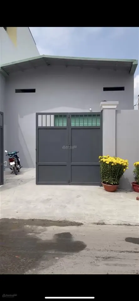 Bán kho xưởng 196.5m ngang 7m dài 24m hậu nở 10m hoàn công đầy đủ. hẻm nhựa 8m ra đường liên ấp 123