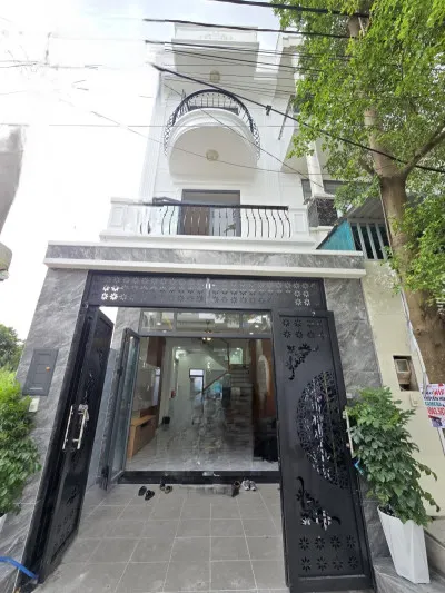 Bán Nhà 4 Tầng Khu Phân Lô Nguyễn Duy Trinh Long Trường Q9  Dt: 4x14m Giá 5.7 tỷ