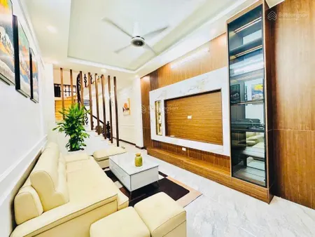 8tỷ 38m2 đình thôn 5 tầng ô tô đỗ 10m ra ô tô tránh , phố người hàn