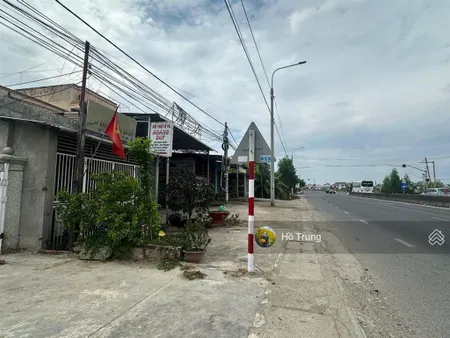 Bán nhà đẹp đường ql1a. gần sát ngã ba trong ninh hoà. dt 130m2 giá mềm chỉ 2.3 tỷ