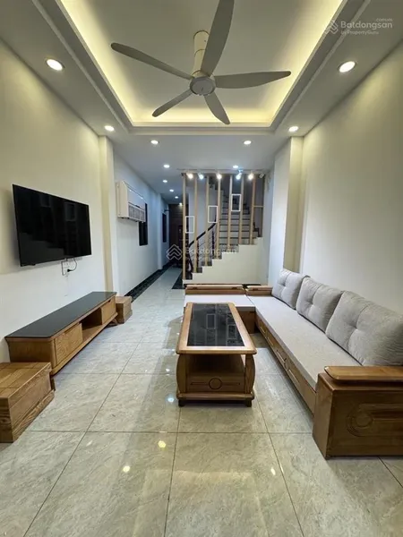 Bán nhà ngõ 66 ngọc thuỵ 39m2 4 tầng 7.4 tỷ 4 phòng ngủ rộng ngõ nông căn góc, thoáng