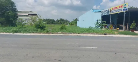 Bán gấp đất 4060m2 có thổ cư, nở hậu cực đẹp, mặt tiền Đoàn Nguyên Tuấn, Quy Đức, Bình Chánh