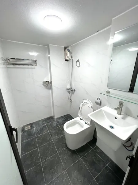 PHÒNG ĐẸP CCMN – FULL ĐỒ – VỊ TRÍ ĐẮC ĐỊA – CHỈ XÁCH VALI VÀO Ở