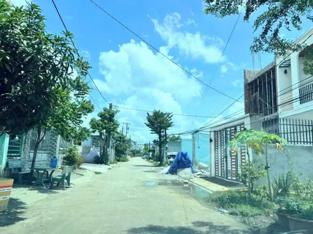 Cần bán gấp Lô đất mặt tiền hồ câu cá Quốc Thịnh , tái định cư Tân Bình ( phường Tân Triều mới )