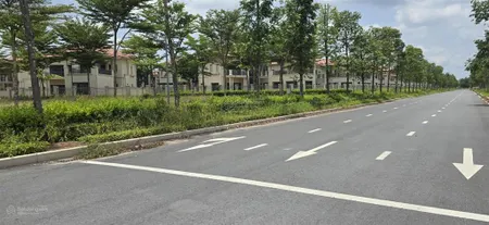 5602m đối diện khu biệt thự đơn lập swanpark. 200m mặt tiền, gần đường đai 3, 25b, 25c. giá 3.5tr/m