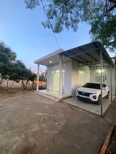 Nhà góc 2mt xã Hòa Khánh cũ 369m² ngang 10m giá 1.37 tỷ Xã Hòa Phú