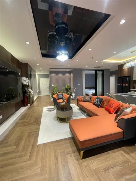 Siêu hiếm! căn góc 4pn royal city tầng đẹp hướng mát sổ đỏ chính chủ