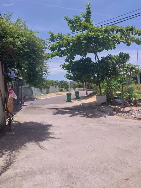 Bán lô đất 2 mặt tiền phan bá phiến cách bãi tắm mân thái đúng 100m dt 78m2 ngang 7.2 m