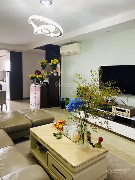 Bán chcc feliz homes hoàng mai toà fantasy căn góc. dt 120m2 3pn 2wc