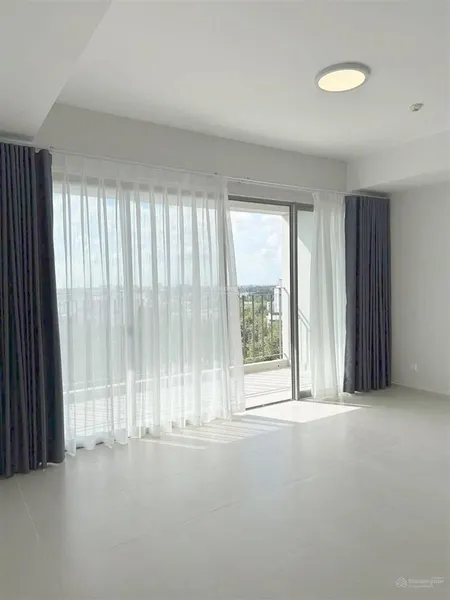Bán căn 114m2 đã có sổ hồng sẵn + giá 4,4 tỷ (102%) bao thuế phí + có hỗ trợ vay
