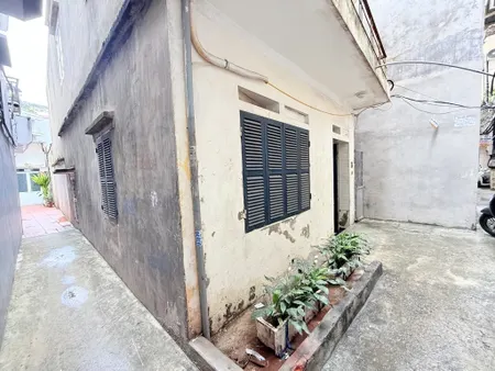 Bán đất ngõ 281 trần khát chân 150M lô góc cách phố 80M hai bà trưng