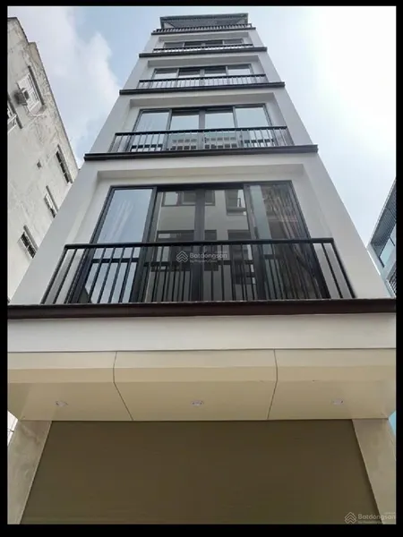 Nhà 6 tầng cần bán tại trạm trôi
