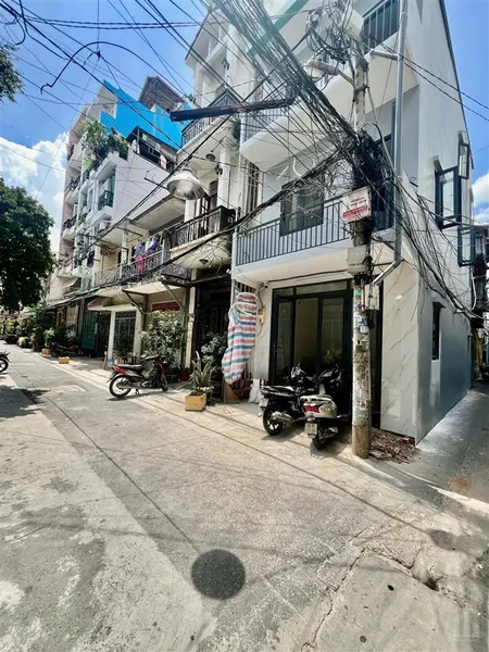 Ngộp bank! hxh lê văn sỹ, q3 4x14m 3 tầng + sân thượng. 8 phòng ngủ + 8 toilet. chỉ 8.9 tỷ tl