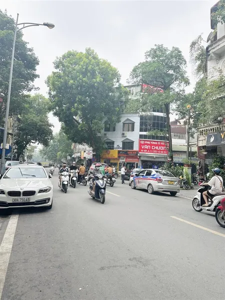 Phố cổ đánh đổ cả dân đầu tư bán nhà mặt phố đồng nhân, 32m2, 4 tầng, mt 3.4m chỉ 14. x tỷ