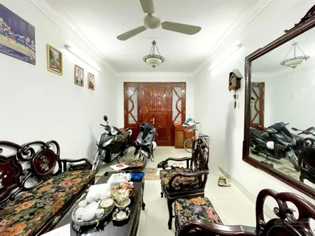 Bán gấp nhà tạ quang bửu, bách khoa, ô tô đỗ cửa, dt 35m2 mt 3,5m. giá 8,3 tỷ.