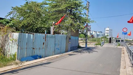 Bán gấp nhà xưởng hai mặt tiền đường nhựa 5m đang cho thuê 10 triệu một tháng