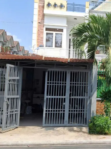 ⭐️ Nhà Mặt tiền Vuông 2 tầng Xe tải tránh 100m2 – Thạnh Lộc 16 Q12