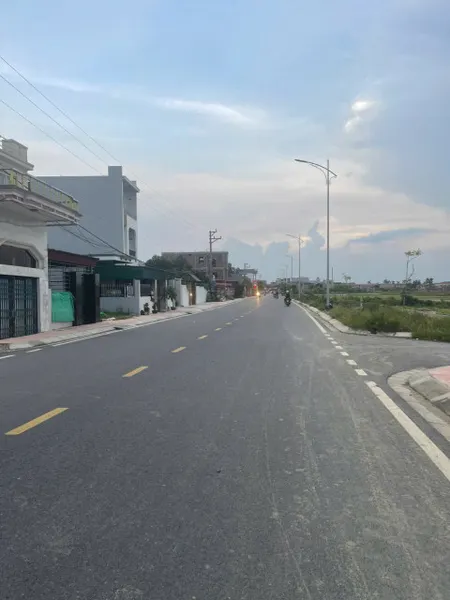 Bán đất 149m² ngang 5m. mặt đường 305. giá 4.5 tỷ Xã An Quang( Quốc Tuấn). liên hệ 0362558882